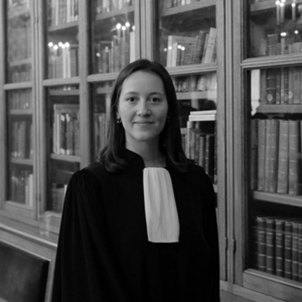 Maître Inès Bouzayen, avocat à Paris